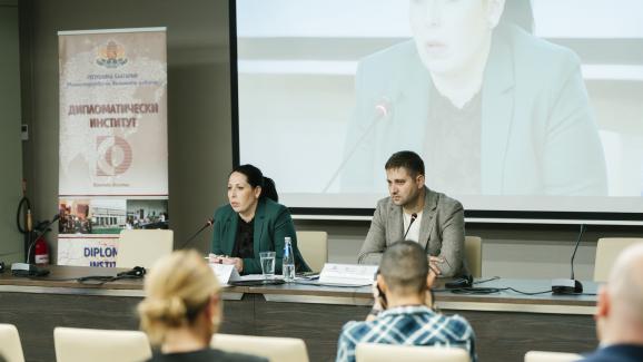 ИКТ Клъстер Бургас на конференцията за ОИСР: иновации в образованието и младежко предприемачество