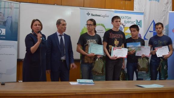 ИКТ Клъстер Бургас подкрепи младите таланти на Хакатон 2018 Бургас